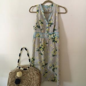 Cute sun dress side zipper .